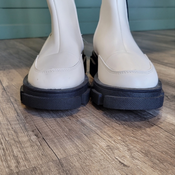 Nasty Gal White Platform Chunky Boots - Picture 2 of 8